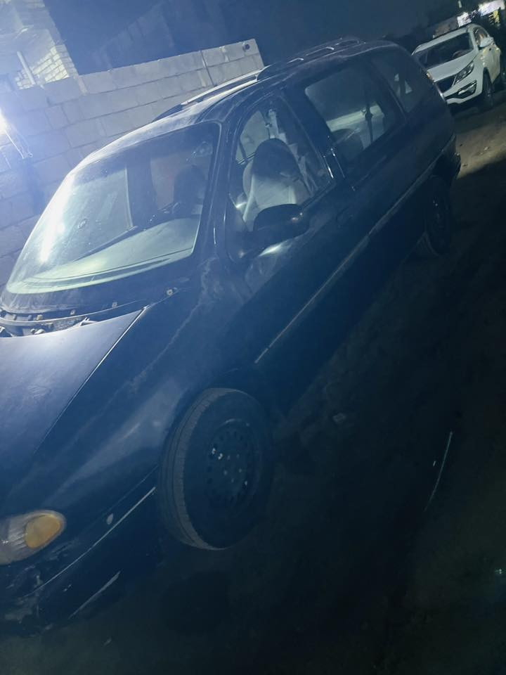 السلام عليكم شباب طبعن من رخصت الادمن فور موديل ٩٦ رقم بغداد سنويه ما صاقطه سياره بلاديه السعر المطلوب ٣٥ وبيه مجال مكينه وكير كامري للتصال *********** العنوان بابل اجبله
