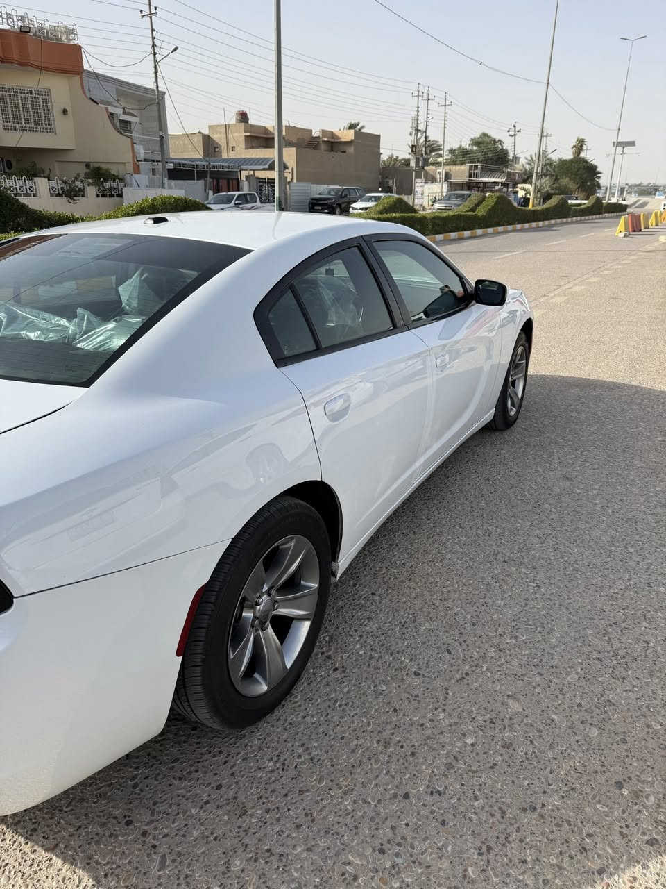 سلام عليكم جارجر 2015 SXT
رقم ربيل بسمي جديد هزه جديده 

ألون بيض 🥚 مكفول من ضربه وصبغ ولفتح بيه حالوب قليل مابين 

محرك 3600 كير 8نمر تخم تاير جديد

حداديه جديده كشنات حظن شاشه كامره دواره عينه 260 توويل 

مكان سياره عماره مركز المدينه 

هاذ رقمي بي وساب ***********
