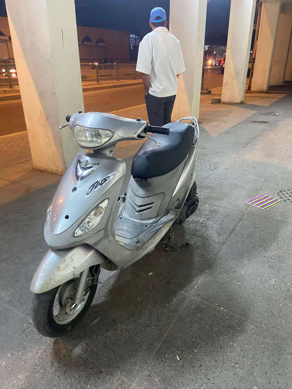 ماكس منغولي للبيع دراجه بلاديه برغي ممفتوح بيها مال رمبه قبل ٤اشهر من نزلتها رمبه ختم واحد ويه المكينه كهربائيات كلها شغاله 
مكاني باب المعضم  ***********
