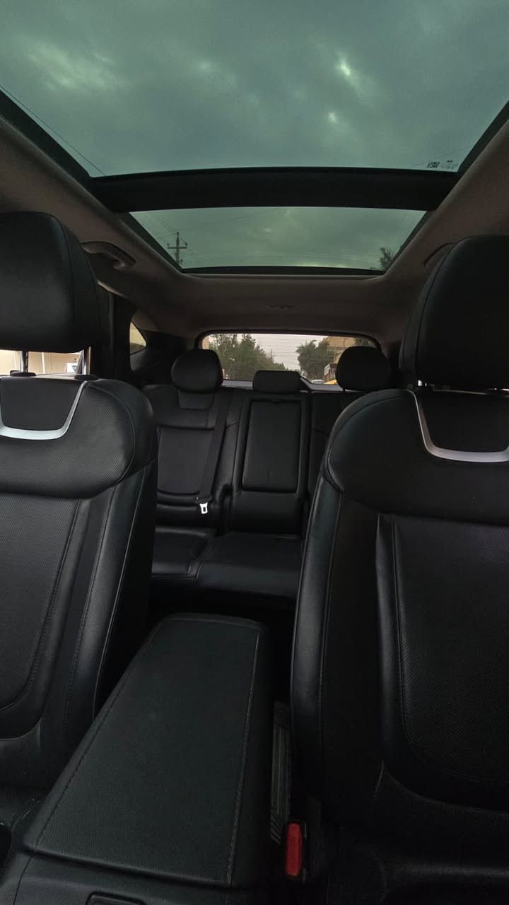 توسان 2024  وارد امريكي هايبرد
تتقدم وتترجع بالريموت
اعلى مواصفات خاصه لمتد 1/1 VIP.  بدون ايرباك كلهن سليمات 
 بصمه + بصمه ابواب لمس
 بانوراما 
كاميرات ٥(360)
كير دكمه 
نقط عمياء
رادارات امامي خلفي جانبي(360)
تتقدم للامام وللخلف ب بصمه
هاندبريك بصمه+ اوتوهولد
كشنات كهرباء
كشنات جلد اسود
كشنات خزن ميموري
كشنات تبريد وتدفئه امامي خلفي 
وتدفئه استيرن
بك لايت لد
شاشة كبيرة لمس
من تشغل اشارة يقلب الكيج كامره
 اشارة بالمري
تثبيت سرعة
ويل كب كروم
تحديد مسار 
فول تحكمات ستيرن
 السماعات شركة BOSE
 شحن وايرلس
نظام gps خرائط
 شفتات كير ب ستيرن
حساسات امامي خلفي
تشغيل عن بعد  
 مود درايف اقتصادي - سمارت - سوبر -وثلجي 
نظام نزول منحدرات 
تبريد قطعتين امامي خلفي 
 شاشه ابل كار بلي  
 اوتو هولد
بيها صبغ خشم الجاملغ والبنيد
السعر 238 وبي مجال 
***********
