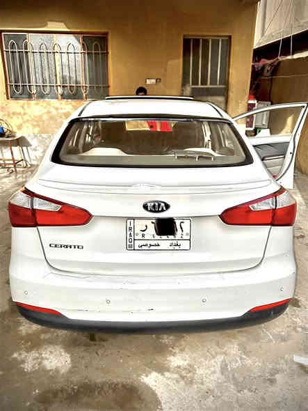 سلام وعليكم كيا سيراتو للبيع فول ماعدا البصمه موديل 17 شكل ال16 سياره خليجية  مكفوله من الصبغ بيها طخه خفيفه بالجاملغ الأمامي خفيفه جهة السايق بغداد بااسمي محرك 2000 المرغوب يجي قليل بالخليجي السعر 145 وبيها مجال مكان السياره بغداد الدورة رقم التلفون *********** اي استفسار اتصال عل رقم مموجود عل فيس
