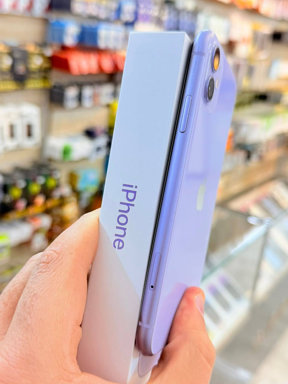 ايفون 11 عادي
64 جيجا 
70 بطاريه 
الجهاز مش مغير وتر بروف نموذج m
معاه حاجته كلها
السعر 6500 نهاية.  01214898419


**إذا كنت صاحب هذا الإعلان وتريد حذفه لأي سبب، رجاءا أرسل رسالة إلى الدعم الفني**