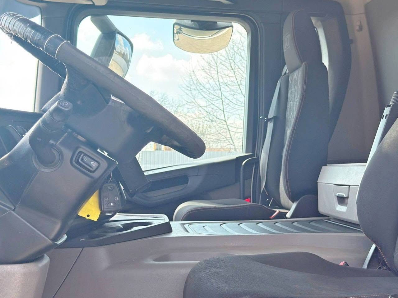 Scania P410 8X4
موديل ٢٠٢٠
مشتغله ٣٢٠٠٠
كير وتماتيك 
سياره اخت الصفر 
مكفول من كلشي السعر ٦٠الف دولار شامل الكمرك والشحن والضريبه مدة الوصول ١٥يوم بعد الحجز


**إذا كنت صاحب هذا الإعلان وتريد حذفه لأي سبب، رجاءا أرسل رسالة إلى الدعم الفني**