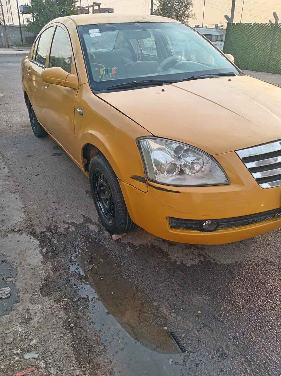 سلام عليكم شيري اي فايف 2013 كير عادي مكينة و كير مكفولات شرط التحويل السعر مليونين عليها غرامات ماعرف شكد صاحبها موجود مكان السيارة بغداد ***********
