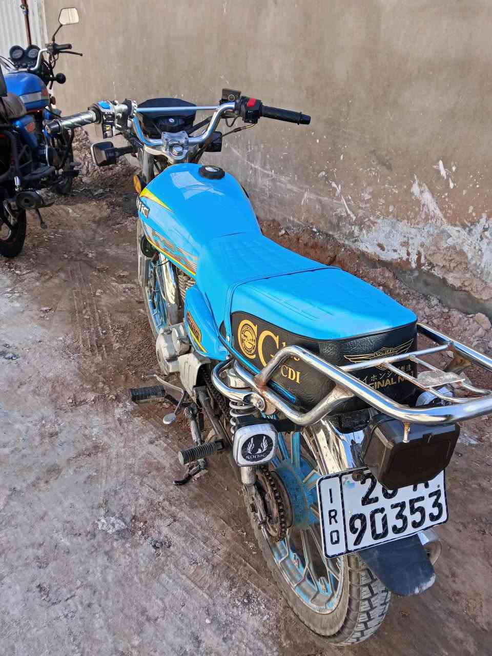 السلام عليكم
للبيع سونك 5 كير مكينة 200cc
دراجة معمرة بل جديد 
تانكي جديد كشن جديد 
تخم اشاير جديد 
زوج دبلات امامي جديد 
صالنصة كاتم 
دواسات 
جوزات 
ويل خلفي 
دشبول 
لايت امامي 
كلجات 
كابريتة 
رقم نجف بسم واحد صاحبي 
السعر مليون و200
للأستفسار ***********
