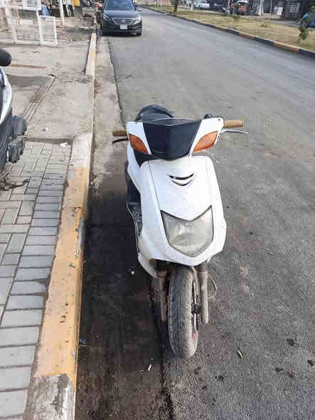 سلام عليكم دراجه سكنس نثيه للبيع دراجه خير من الله دبلات رياضي ويل رياضي سلف وهندر بأي وكت الدراجه ما يوم وكفتني بشارع محتاجلها بس غسله بس وترجع جديده ومكفوله من كلشي السعر 350 وبيها مجال بسيط للتواصل رقمي ***********
