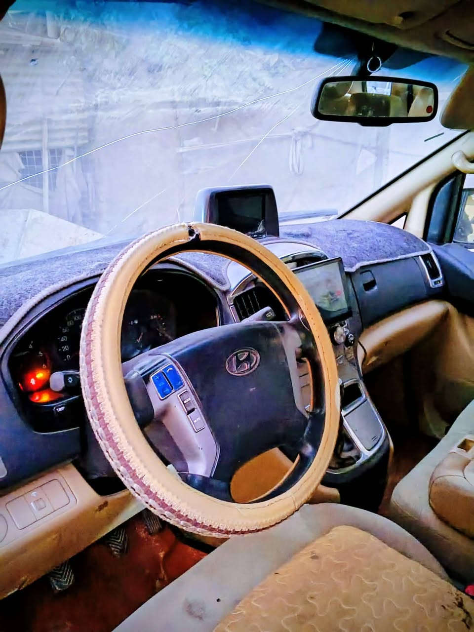 السلام عليكم  استاركس موديل 2012 للبيع سياره بيها صبغ اثر تكشير مكفول من الضربه
محرك لا تنقيص ولا تبخير 
سياره مال بيت
 رقم بغداد
السعر 145 وبيها مجال 
مكان السيارة بغداد
للاستفسار  الاتصال على الرقم 
***********
***********
