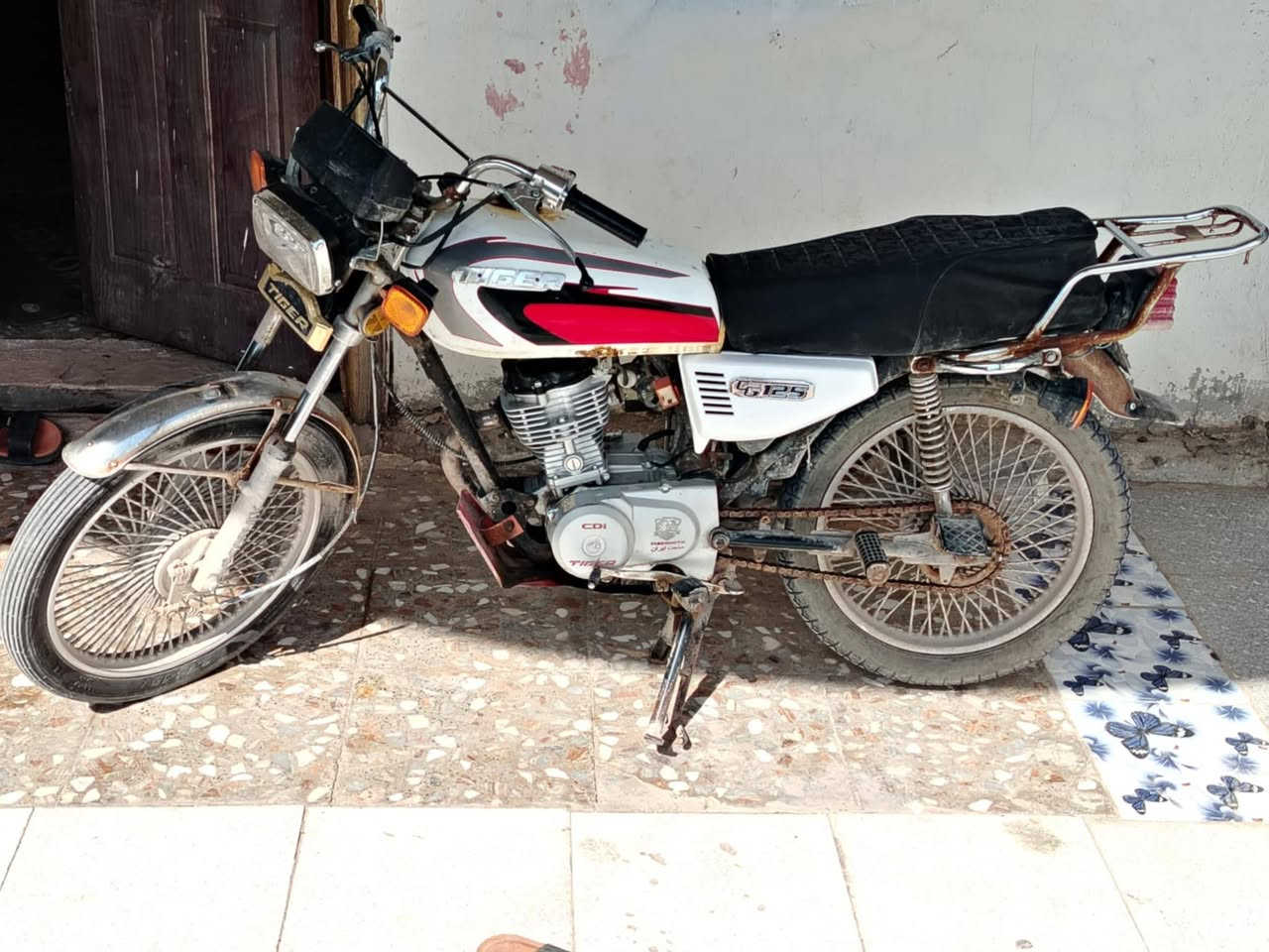 سلام عليكم للبيع دراجه تايگر مديل 2020 اوراق اصوليه دراجه حلوه ونضيفه كهرباءيته كلهه شغاله مكينه جديده السعر 350 بيهه مجال بسيط الرقم ***********
