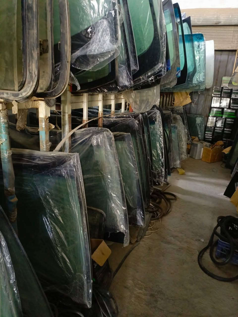 جام سيارات جمله مفرد
للبيع وتركيب جميع انواع السيارات 
امامي خلفي ابواب 
بغداد جسر ديالى الجديد حي الصناعي 
***********واتساب 
***********
