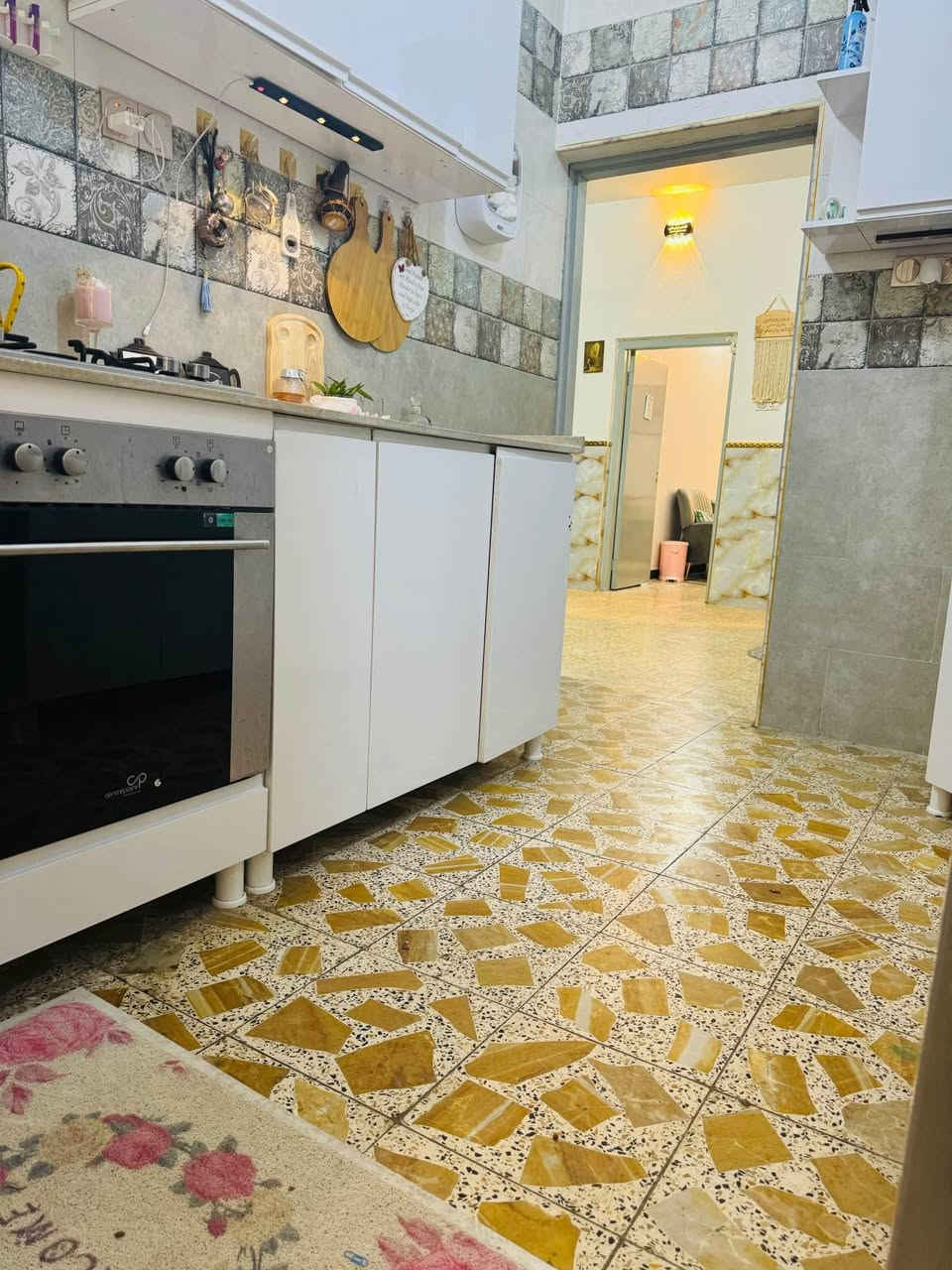 بيت للبيع حي المعلمين آلجديد شارع البطاقة الوطنية
125 متر
واجهة 6 ونص
طابقين


**إذا كنت صاحب هذا الإعلان وتريد حذفه لأي سبب، رجاءا أرسل رسالة إلى الدعم الفني**