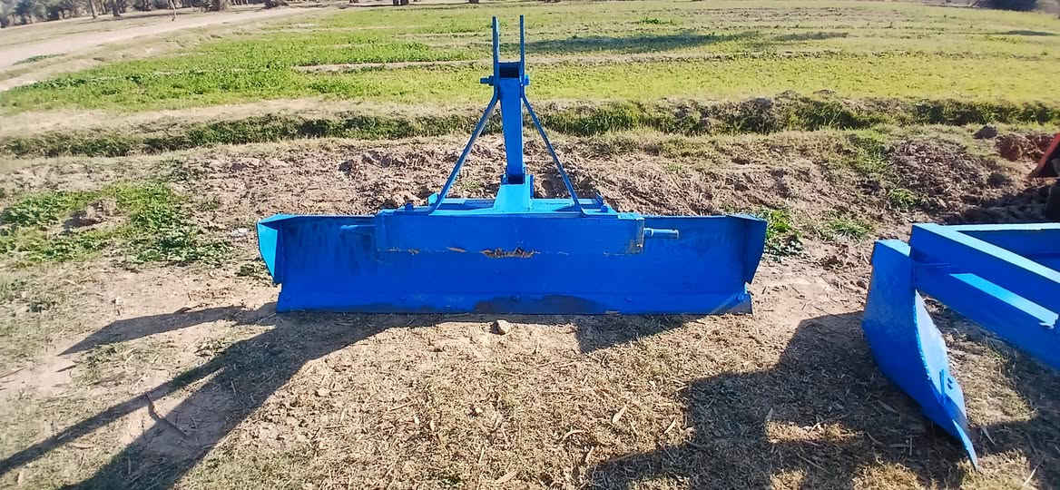 السلام عليكم البيع خرماشه مع مرازه مع معدلان عنوان ابو غريب هاتف *********** ***********
