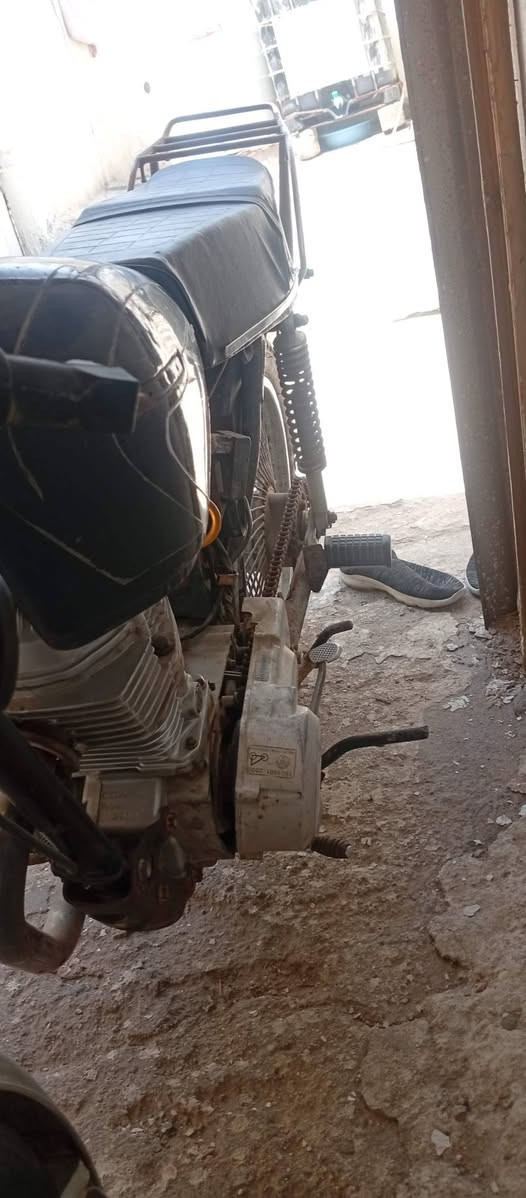 سلام عليكم دراجه تايكر ادوات محرك سيجي مجفته ودوات عوزها بس كابريتر دراجه تاركه شهر بكاني خور الزبير الكوريه سعرها 250 ماجاوب بس اتصال على الرقم*********** واني خادم تايرات جدد دبلات شاصي جدید
