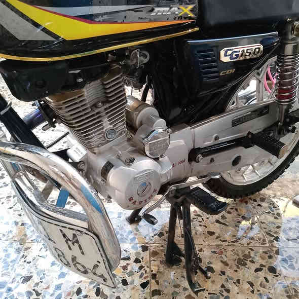 السلام عليكم 
عندي سيفان موديل ٢٣ دراجه حلوه كلش أحله من الصور بهوايه ممشتغله دلفري من الشغل للبيت ممتعوبه رقم انكليزي اب اسمي اريد مراوس بدراجه هم رقم او ابيع ب مليون و ٩٥٠ ما اجاوب عله الفيس راسلني واتساب وتدلل 
***********
