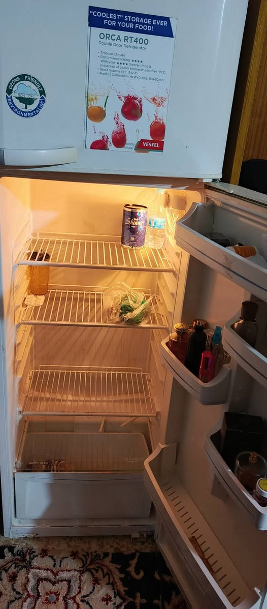 ثلاجه اخت الجديده كلش شغله ع فحص سعر 250 كربلاء حي القادسيه *********** كربلاء, العراق
