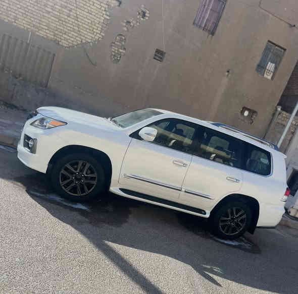 سلام عليكم 
سياره لكزز للبيع مديل 2015 بريميه اصل 

سياره كفاله عامه من الدعاميه لدعاميه مكفوله من الشخط والرصعه والرمل حته الدعاميات سياره خير من الله ناعمه حداديه لك مكينه لك سياره فول مواصفات للاخير دواخل قدميدل رقم اربيل بسمي تريد تحويل تريد وكاله هزه جديده وكامله مكمله السياره ما عوزهه اي شي ربع ما تصرف عليهه سياره ترايهه مال زيرو شرط 
هـ***********
