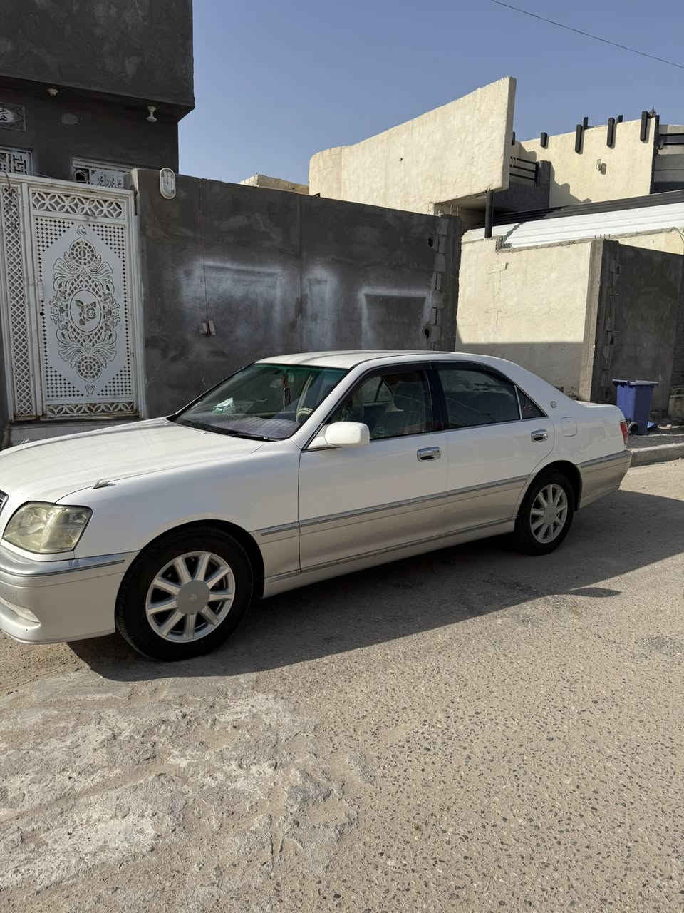 السلام عليكم  للبيع فقط
جنون قرار 48 مكفوله السياره من الكصه والضربه والنقل  رقم بصره انكليزي بأسمي مداور ثاني يوم سعرها 143 ورقه وبيها مجال بسيط حك الجية 
ديفور الگبير سياره جاهزه وكامله مال جناي مابيها اي نقص تجي وتشوف بعينك 3 دگم السياره مكانه البصره سفوان التواصل على الرقم فقط ( *********** _ *********** ) ماموجود على الفيس بوك
