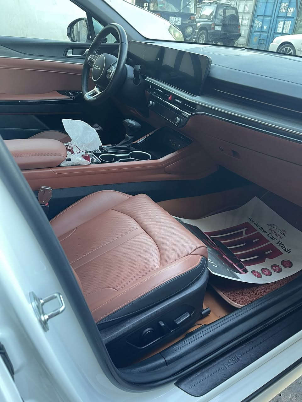 السلام عليكم كي 5 2024 مواصفات VIP ماشيه 39 ألف مكفوله رقم أربيل بسمي السعر 240 مكان السياره بغداد شارع فلسطين للاستفسار الاتصال ***********
