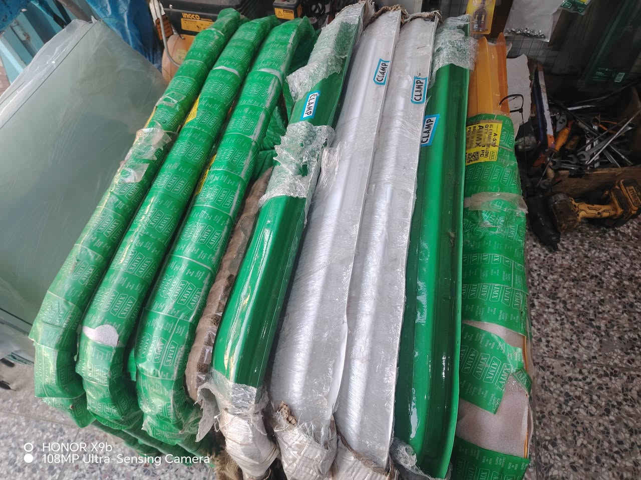 السلام عليكم تم وصول قطع غيار تي في اس وباجاج يوجد خدمه توصيل***********
