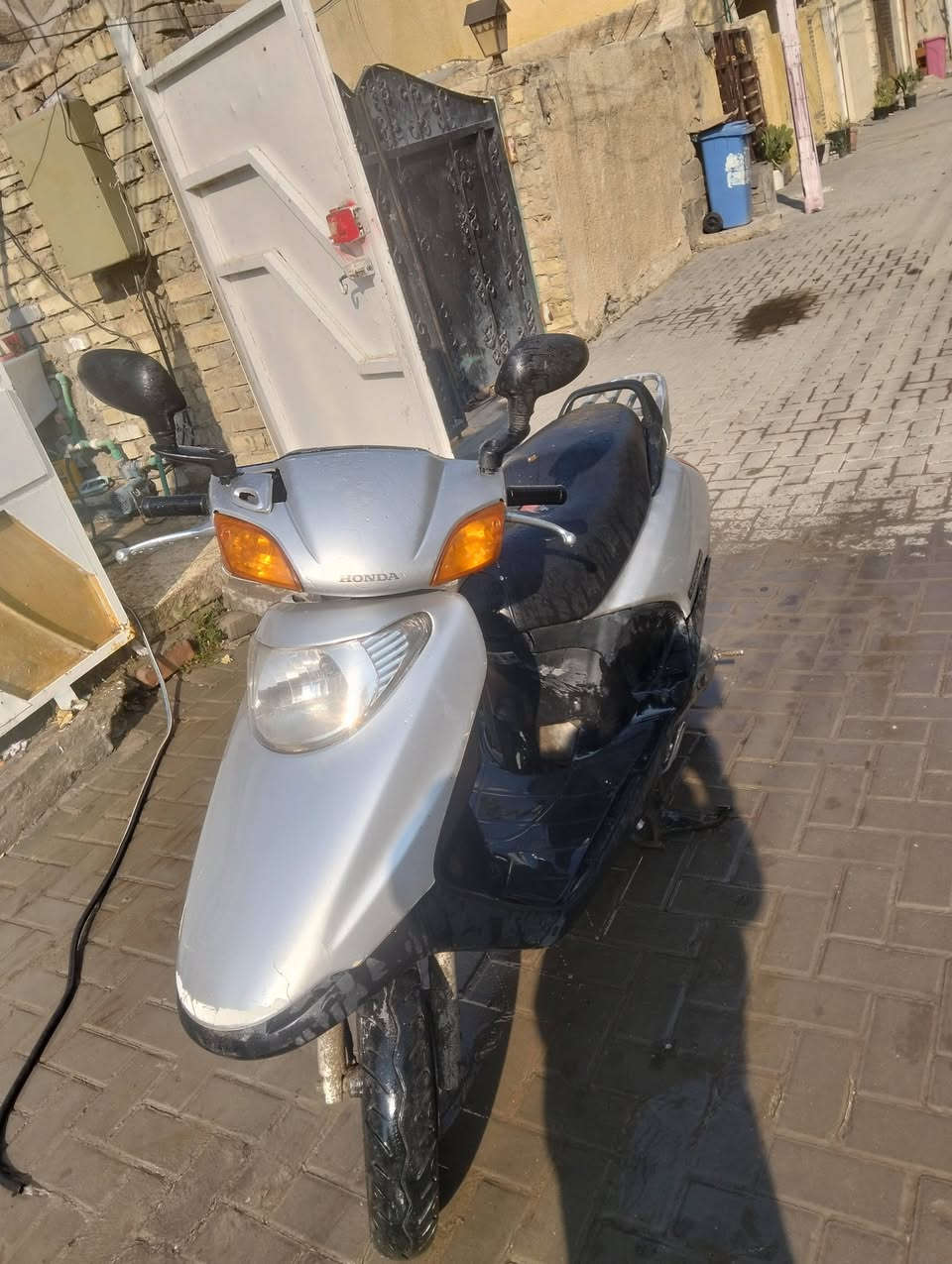 السلام عليكم شباب 

سبيسي ياباني 

مكينه ما مفتوحه 

اخوان الدراجه كفراتهه يرادلهه ترتيب 

اكرر الدراجه يرادلهه ترتيب 

تايرات جدد 

دهن توني مبدله

كهربائيات يرادلهه ترتيب 

السعر 425 وبيهه مجال قليل 

اخوان كلشي كاتبلك 

الشراي احطهم على راسي الموشراي ليتعبني 

العنوان بغداد البياع سويب 

الرقم 
*********** اتصال 

واتساب ***********
