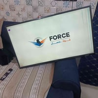شاشة ٤٢ بوصة • ما بيها كسر