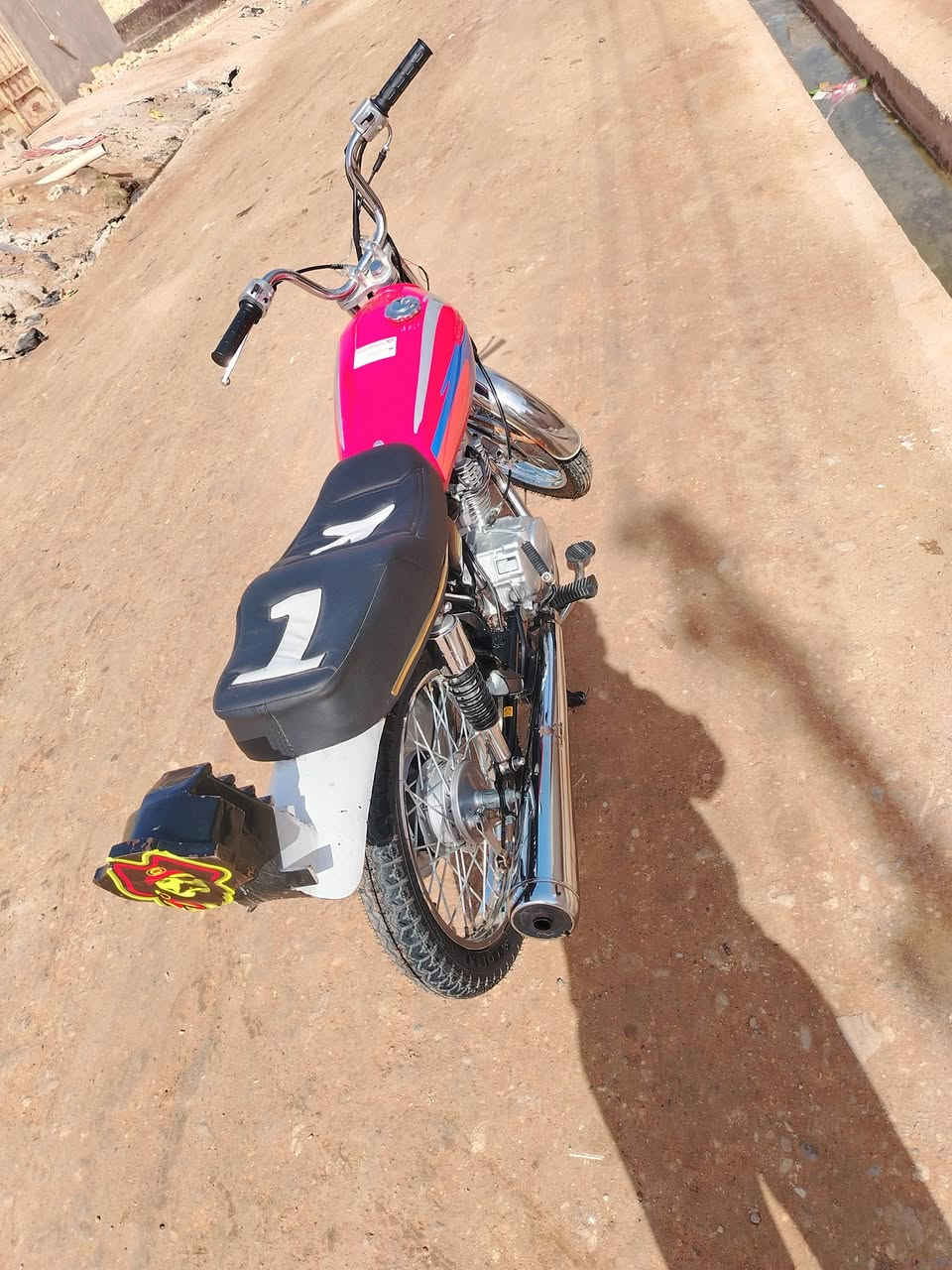 يا الله 
دراجة للبيع تعميره كلها 26 للاستفسار واتساب ***********
