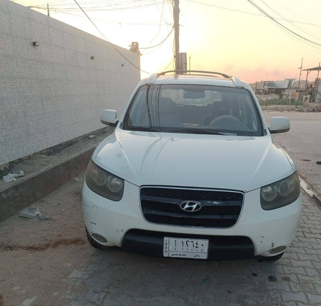 سنتافي للبيع موديل 2009 سته سلندر 2700 فول مواصفات ٧ راكب رقم بابل بأسمي بيه جاملغ الخلفي جهة العبري مصبوغ السعر 130 ورقه وبيه مجال هاتف *********** مكاني النجف
