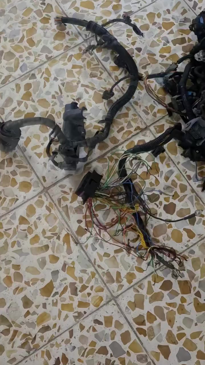 #يالله
بفظل الله تم اكمال تسليك ضفيرة موهافي بعد عمل متواصل مدة ٣ ايام رجعت على وضع الشركه حسب المخطط 
للعلم الضفيره مال موهافي فول موصفات بصمه فور ويل وتعتبر هاي الضفيره نادره لأن بالسوك ماكو واذا نوجدت اسعار خياليه 
تحياتي خادمكم كرار رحيم


**إذا كنت صاحب هذا الإعلان وتريد حذفه لأي سبب، رجاءا أرسل رسالة إلى الدعم الفني**