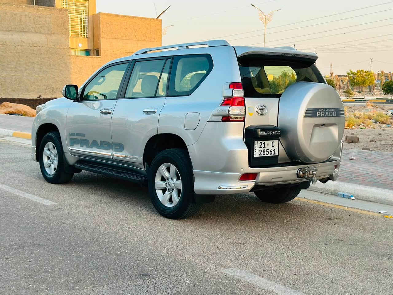 برادو خليجي مديل2015 TXL كفاله عامه السعر 267 
بيع فقط بدون مراوس 
للاستفسار ***********
مواصفات دبل تانكي داخل بيجي 6 سلندر ماشيه 150 كم مكينه وكير كفاله من كلشي شرط بعدهن شركه سياره جاهزه من كلشي وما بيه نقص شرط سنويه وهزه جدد مكان السياره كربلاء
