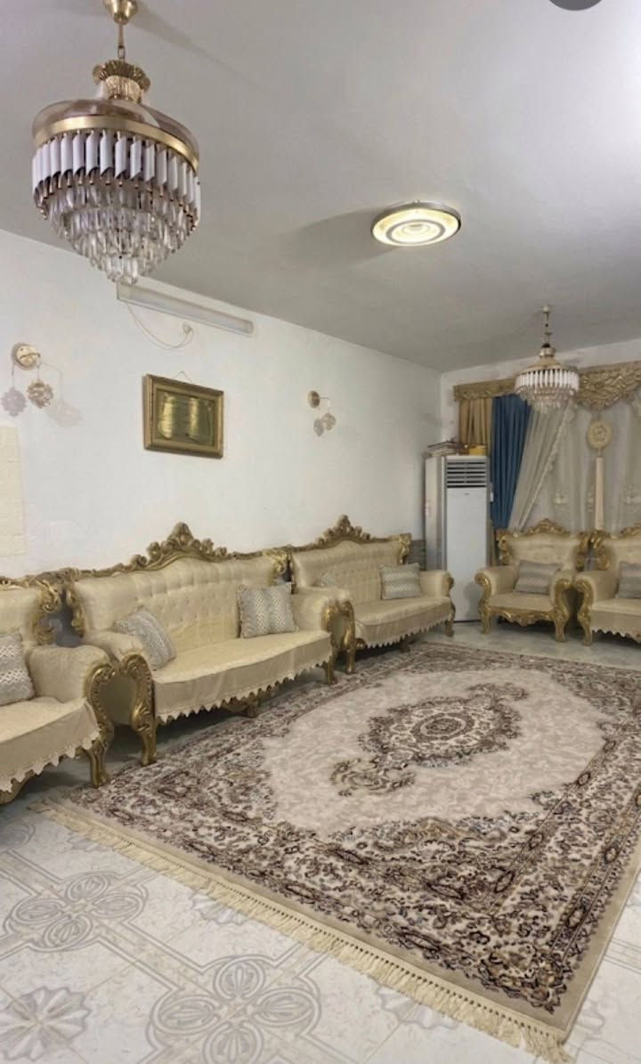 #الدار_للبيع
العنوان حي الشهداء نهاية شارع مكتب الغاز مساحته 260م يحتوي ع استقبال (ديوانية) ومطبخ و3 غرف وصالة وحمام داخلي وخارجي وحديقة وساحة (طرمة) جبيرة للأستفسار خاص او الاتصال بالرقم أو الواتساب كلشي متوفر ***********
