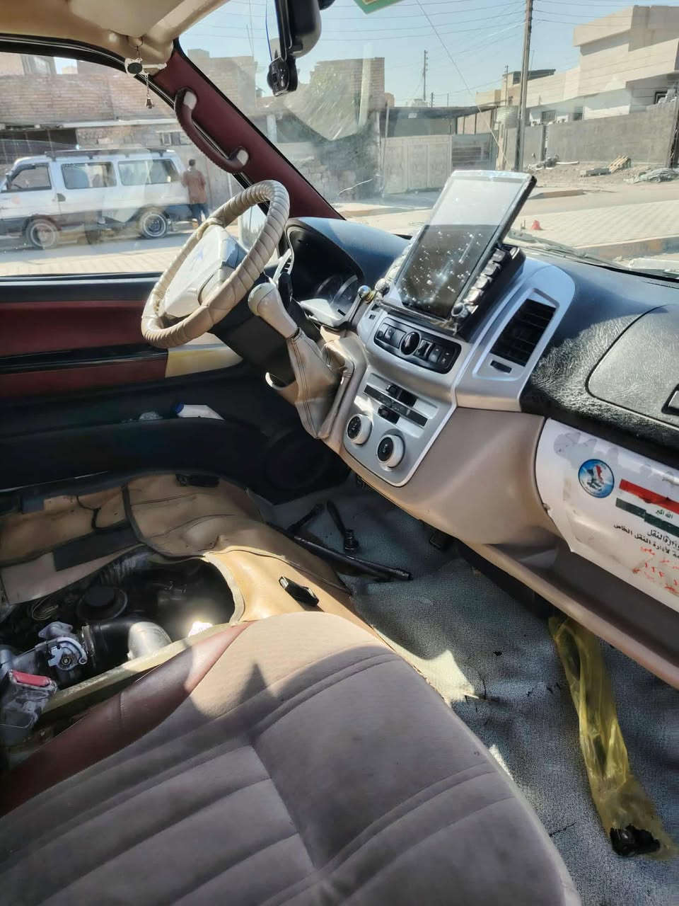 جنبي H 2  موديل 2015  حرة رقم بغداد إنكليزي   كير اكسل كفالة محرك ينقص  تبريد  محور ياباني ثلج  صدر خلفي  ١٠٠٪؜  صدرها الأمامي ٧٥٪؜   تخم تاير نظيف  الغرفة مدوشمة  فوووول   درجة أولى  كشنات ارضية سقف   كفالة عامة( ماعدا شبر بالبجم وبارد كلش قليل جوة الرقم الخلفي بالصندوق) هزة اليوم هزيتها الاتصال ع *********** واتساب موجود
