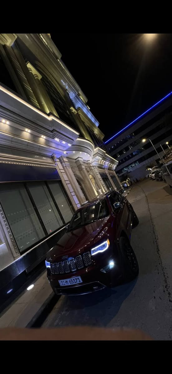 السلام عليكم 
جيب كراند شيروكي 17 فول مواصفات 1/1 اوفار لاند 
رقم بغداد الجديد بأسمي تحويل ثاني يوم سنويه جديده وهزه جديده ماشيه 90mi 
المواصفات 

جوبلسات 
تدفئه وتبريد كشنات
رادار امامي  
خزن ميموري 
كشنات كهرباء كشنات لون احمر جلد وكنتاره 
قماره كنتاره 
حداده جديده تايرات جديد 
السياره فول موصفات مزوعه معروفه مواصفات لاوفر لاند 
السياره 8سلندر  5700 السياره مبرمجه علبانزين العادي بدون دكه دوانز 

السياره بيه فقط كلير قطعتين من امريكا 
وبيه نسبه تقرير تعمل وتسير بدون اي  مشاكل 
 بيع فقط بدون مراوس السعر 185  
الاتصال ***********
