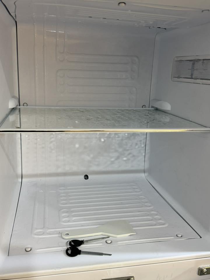 ثلاجة شونك 14 قدم استخدام قليل جدا ***********
مكاني بغداد البياع
