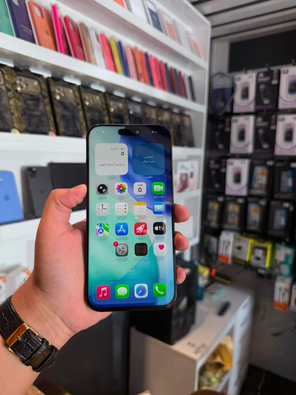 آيفون 16 pro max 
الذاكرة 256 - البطارية 93 🔋 - الجهاز دبل شريحة 
ملاحظة : الجهاز مبدل شاشة تجاري اصلي 
📍 براند للموبايل - بغداد العامرية - شارع العمل الشعبي مجاور عمارة نيكست لڤل ***********
السعر : مليون و50 ألف وبي مجال بسيط 
متوفر توصيل
