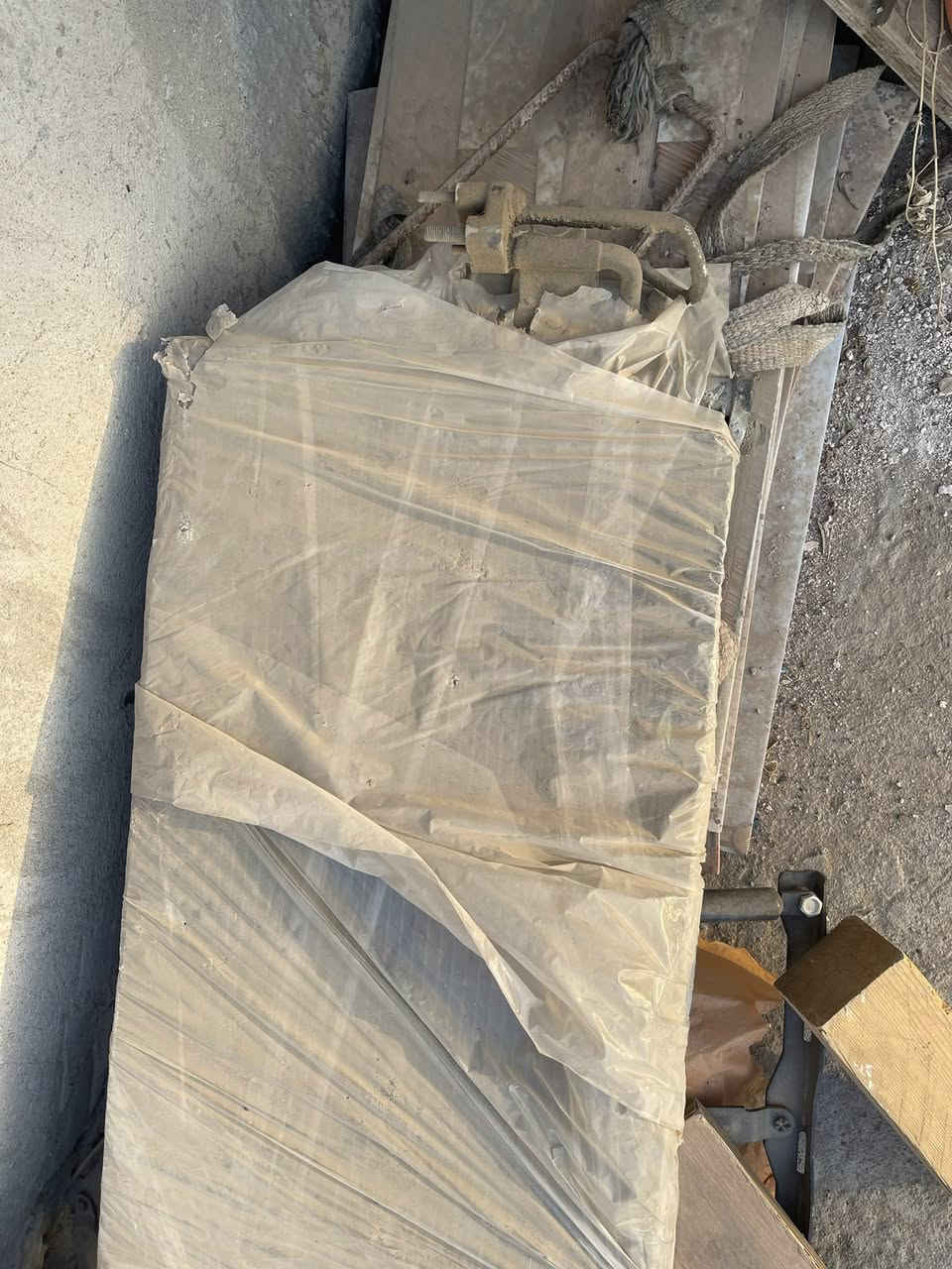 السلام عليكم ادوات النترا بزون موديل 2000للبيع كلهن حاويه
بنيد لون ابيض 
قاعده فيوزات اصليه خارجيه
برانكيت دعاميه امامي جديد 
دكشن حار مع الحجر 
منضومه تبريد كامله عدا الكمبريسر 
نواعم بسيطه 
دبه ماء راديتر /+دبه هيدروليك 
الدوره للستفسار /***********
