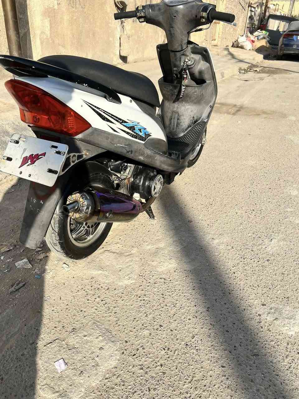 سلام عليكم دراجه للبيع مليانه غراض شوفت عينك مكاني بدوره ببودشير ***********
