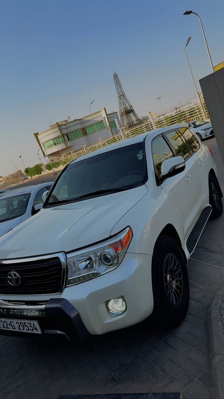 لاندكروز كاز  2010 مصفحه ومفتوح تصفيحها 
رقم اربيل  هزه جديده  وسنويه لل2030 
 سياره كامله مكمله تبريد حداده تخم تاير ويل برايد منضومه زنون كامله غرفه جديده كامله دشبول كشنات  السياره كامله بدون نواقص 

***********
سعر 230 وبيها مجال بسيط البصرة, العراق
