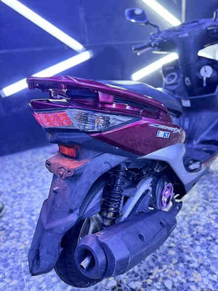 سلام عليكم سكنس لد حديث  بيه تزويد يدات بريك وقطره وقبق افلاوين وفراك وقبق جوزه كلجات كلش قويات  وقباقه مال كور وبيه لايت زينون 55  الف  واشاير لد المكان كراده  ***********  السعر 1500 وبيه مجال كلش قليل
