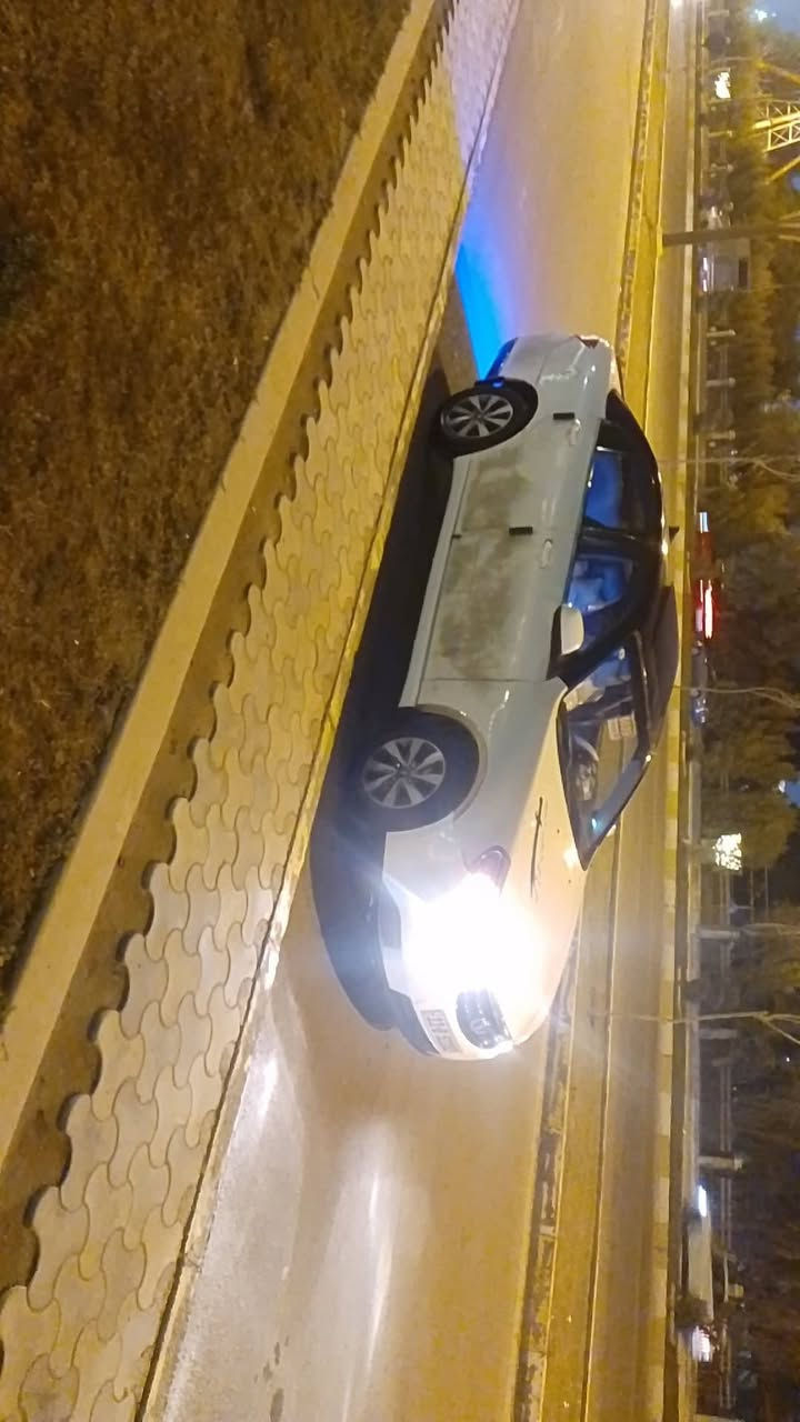 السلام عليكم اخوان ابيكا ٢٠٠٦
كير محرك كامري محور ابو الجف 
غرفه جديده ستتم دمام
صوت شاشه جبيره 
تخم تاير 
رقم انكليزي 
سنويه جديده 
تحويل شوكت ميعجبك 
السعر ٤٨ وبيها مجال بسيط 
الاستفسار ***********
