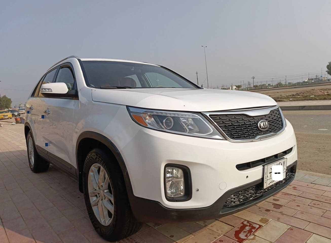 السلام عليكم ورحمة الله وبركاته 
كيا سورنتو موديل 2015 رقم بغداد مشروع وطني لغاية 27 امريكي كفاله عامه من الضربه والصبغ والتبديل ماعدا الدعاميه الاماميه محركv6 مامفتوحه على الشركه سياره جهازه محرك حداديه تايرات جاهزه من كل النواحي تبريد قطعتين ثلج اشايرا بالمرايه تحكماستيرن جيهتين سياره مالت جناي 
السعر159 العنوان / ذي قار / قضاء النصر 
للأستفسار الاتصال على الرقم ***********
