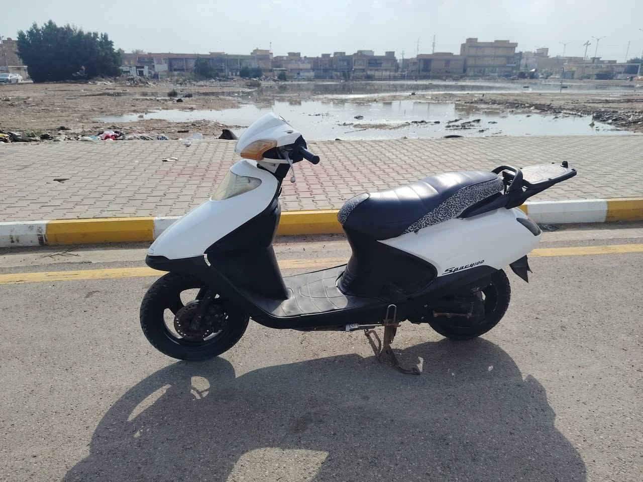 سبيسي ياباني علئ وضع البلاد مكينه ناعمه فول نعومه كفرات بلادي كابريتر بلادي كله شغال ماعوزها نقص زوج تايرات جدد مكاني داموك شراي يتصل ويدلل ***********
