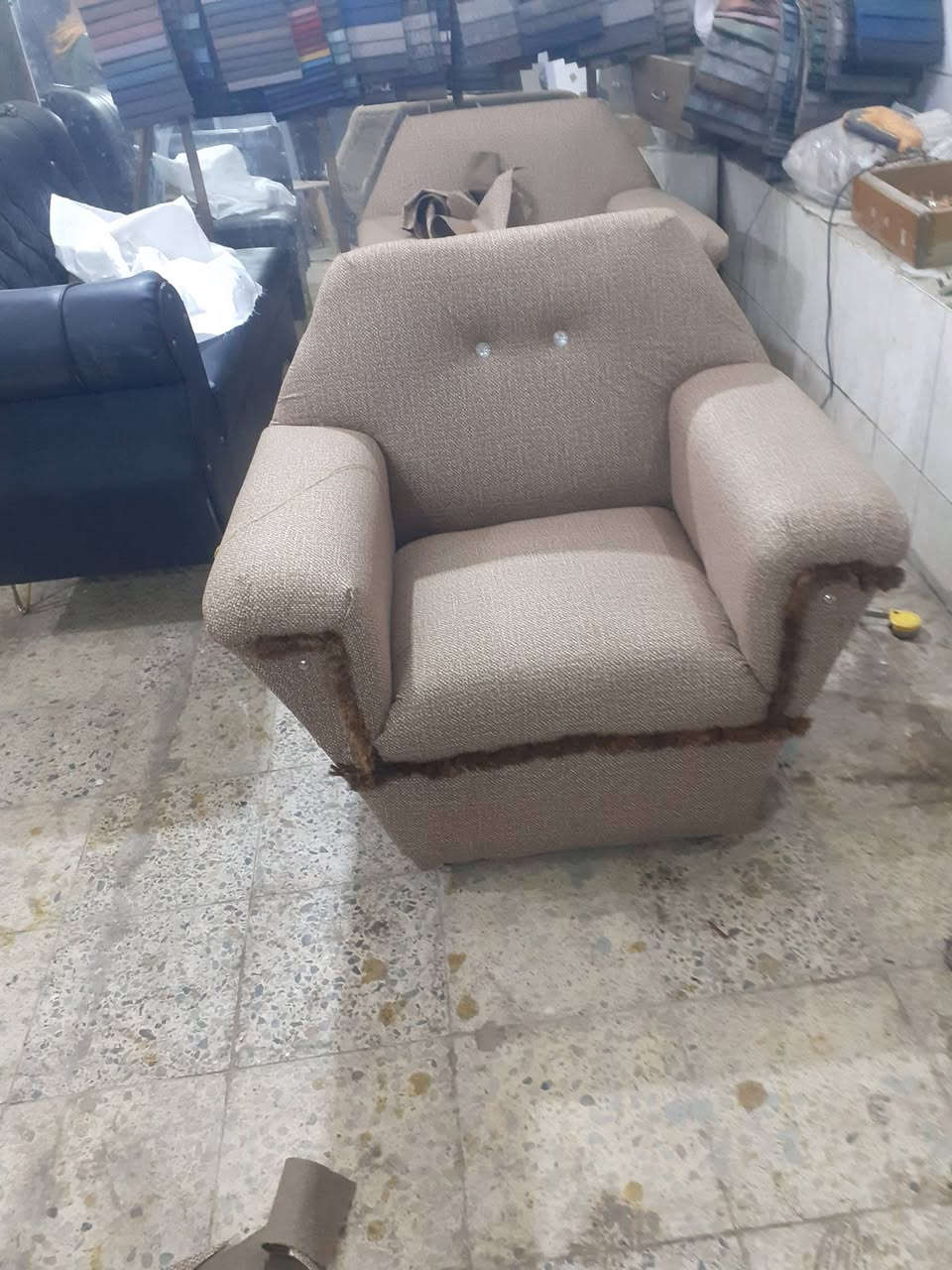 دوشمه ونجاره صفين حيوته التميمي عمل جديد ومستعمل ت*********** وتصليح وصبغ كافه انواع الأثاث المنزلي داخل السوق الفرع المقابل ماكولات رائد مجاور المخبز
