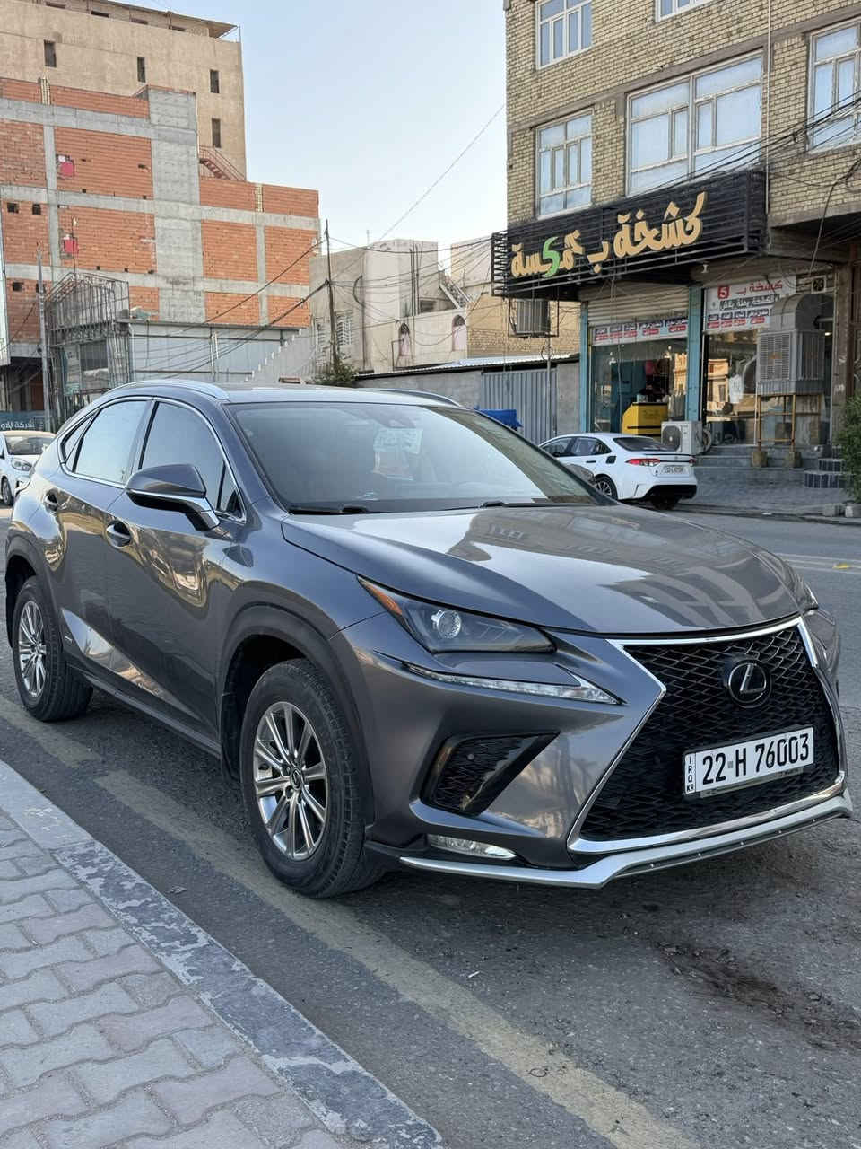 السلام عليكم
للبيع لكزز nx300 الموديل 2021 بانزين فقط 
فول مواصفات فتحة كشنات كهربائية جلد 
كشنات تدفئة وتبريد
رادار امامي وجانبي 
توقف ذاتي 
حساسات امامية وخلفية 
جنطة كهرباء جلاق 
لايت زينون عالي وناصي 
ستيرن كهربائي 
نظام خروج من المسار 
اضاءة بقبضات الابواب 
واضاءة دوس ليزرية علامة لكزز
اهواي بيها مواصفات ما تنذكر 

وارد امريكي حادث بنيد فقط صور الحادث بالمنشور 
ماشية 34الف ميل 
السيارة جديدة كلش وعليها نانو سيراميك 
رقم اربيل ومكان السيارة كربلاء 
السعر 285 
للاستفسار 
*********** / ***********
