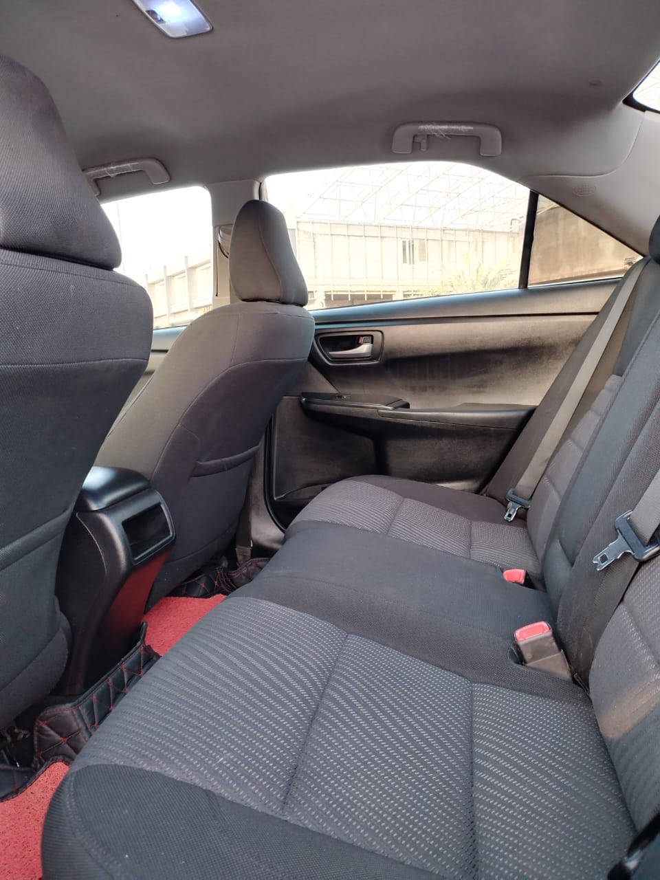 السلام عليكم كامري 2017LE مراوس فقط بجارجر من15وفوك او اوبماما
ماشيه 115ميل
ضرهه قطعتين أمريكي وباب صبغ توحيد لون بدون دواخل سياره كلشي بيهه جديد رقمهه سليمانيه باسمي هزه جديده 
***********
