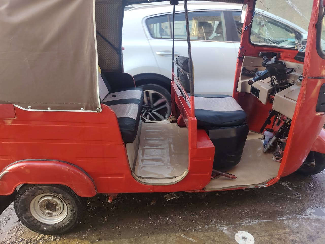 ت
تكتك لبيع مديل 2018مرقم بيه مكينه عشرين عارضه 45000وبيه مجال العنوان مدينه الصدر***********
