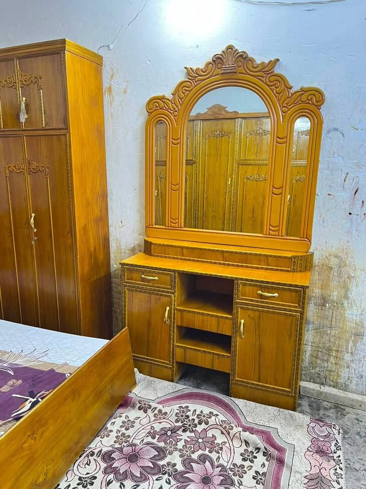 غرفه اخشاب مستعمله للبيع نظيفه جدا أخت الجديدة 5ابواب ملحق موديل حديث الزاويه كنتوريه ملحق ضهر جرجوبه براغي السعر 300 بيهه مجال قليل. بسبب نقل هيج بعتهه 

‭***********‬
