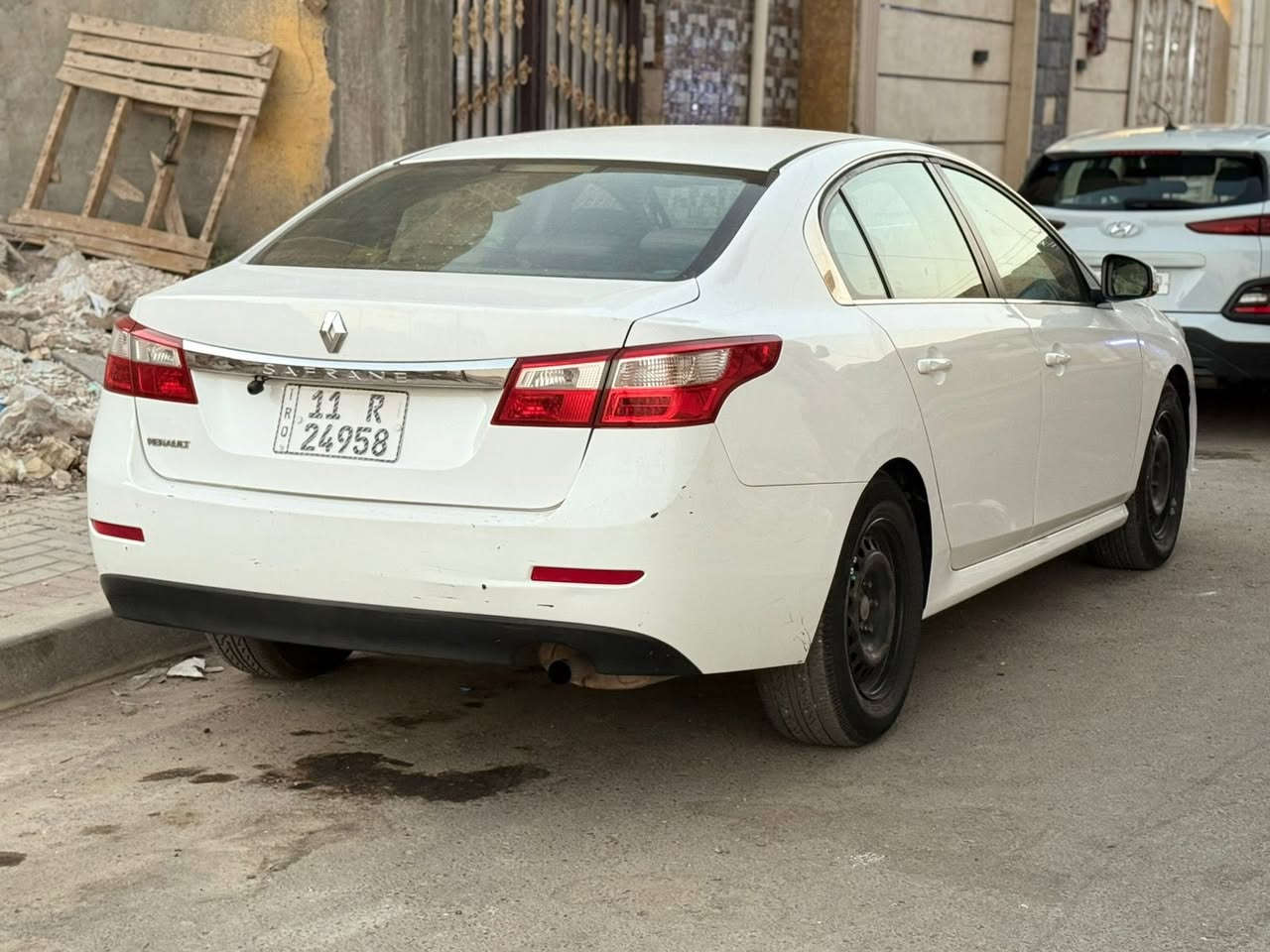 رينو سافران 2012 
مكفوله بدون صبغ 
جاهزه تبريد ثلج ❄️ 
محرك وكير كفاله 
صدر نضيف تخم تاير 
بسمي للبيع السعر 82 ورقه 
***********
