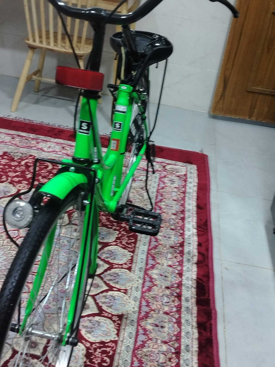 السلام عليكم بيسكل للبيع السعر ١٧٠ وبي مجال رقم الهاتف ***********اثير *********** اسيا
