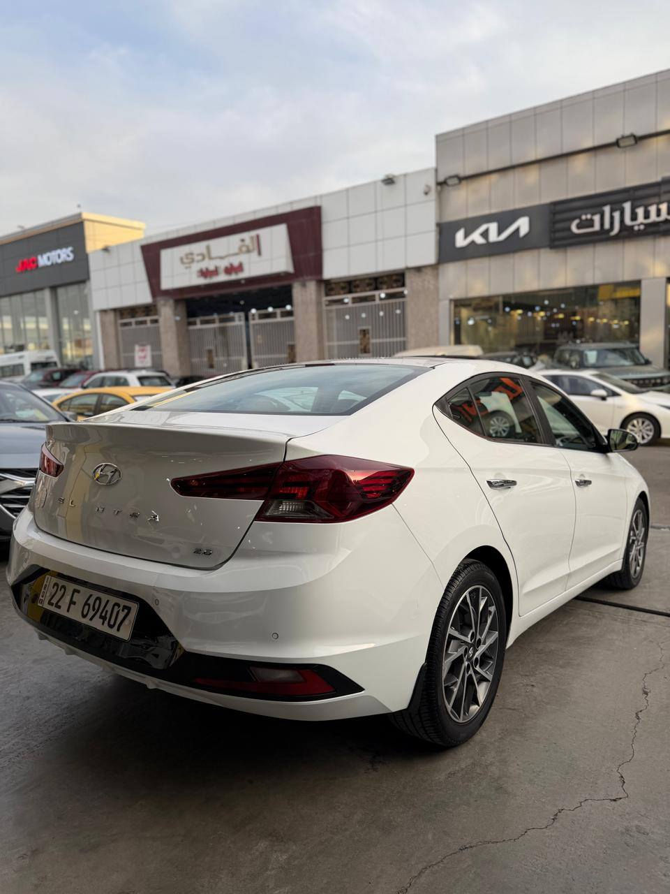 النترا ٢٠٢٠ خليجي ماشيه ٧٦ الف مكفوله من صبغ فقط بيه بارد موضحه بل صور رصعات وداكه  فول موصفات
محرك ٢٠٠٠ دوش
فتحه 
بصمه
حساس امامي خلفي اصلي
دبل ارباك 
نضام تزحلق ABS
مود درايف
شاشه تاب
كامره خلفيه
تبريد خلفي
لد نهاري ولايت زنون
جنطه ذكيه
سعر ١٥٣ بيه مجال بسيط
للتصال***********
مكان سياره بغداد معارض البياع
