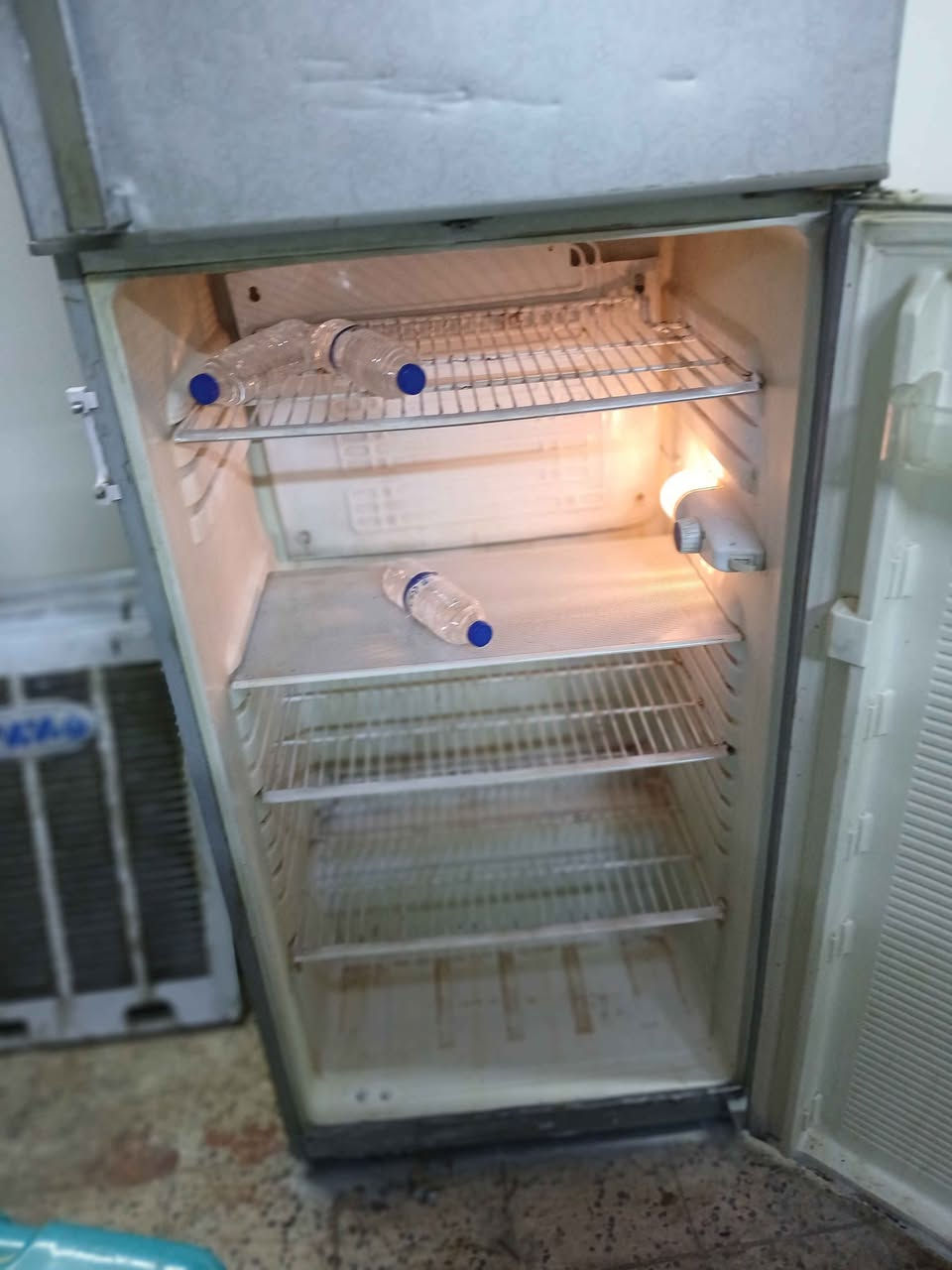 ثلاجه اكبر حجم طولها ١٩٦ عرض ٧٠ عمق ٦٠ شرط الشغل بغداد كرخ الرساله الاولى مقابل كراج البياع سعر ١٨٥


**إذا كنت صاحب هذا الإعلان وتريد حذفه لأي سبب، رجاءا أرسل رسالة إلى الدعم الفني**