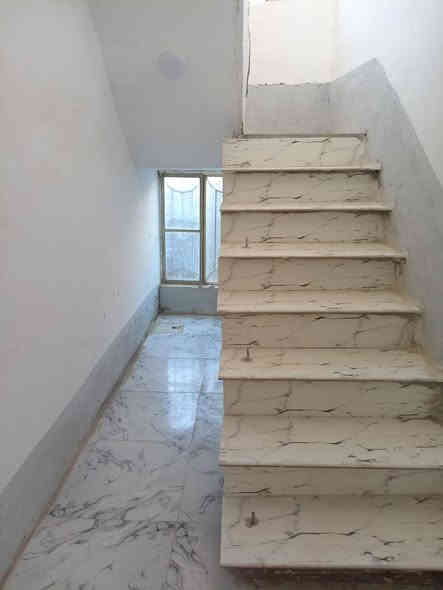 يالله بيت للبيع المساحه 145 متر مربع سند ٢٥ قرار محكمه غرفه او صاله استقبال مطبخ او صحيات داخليه او خارجيه البناء درجة أوله صب كونكريت مسلح نزال او سكف طابوك كلش قريب عل شارع خدمات كامله مي كهرباء مجاري العنوان كربلاء طوريج شارع الحوالي خلف مطعم قنديل السعر 50 معه مجال للشراي

مراجعت مكتب الابداع العنوان شارع الحوالي قرب مطعم قنديل *********** /*********** واتساب تفاصيل أكثر اتصل
